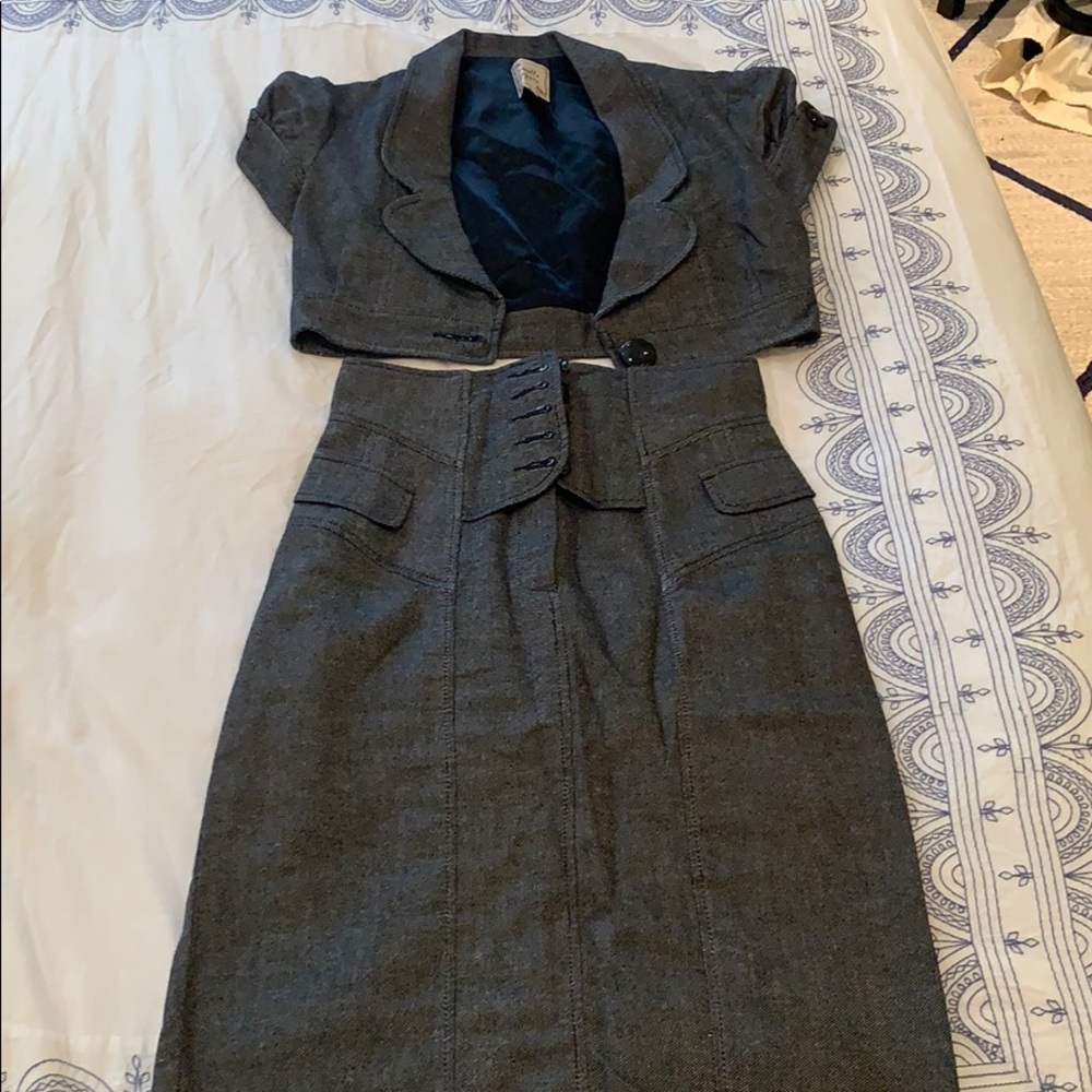 Nanette Lenore grey jacket and skirt size 4‎